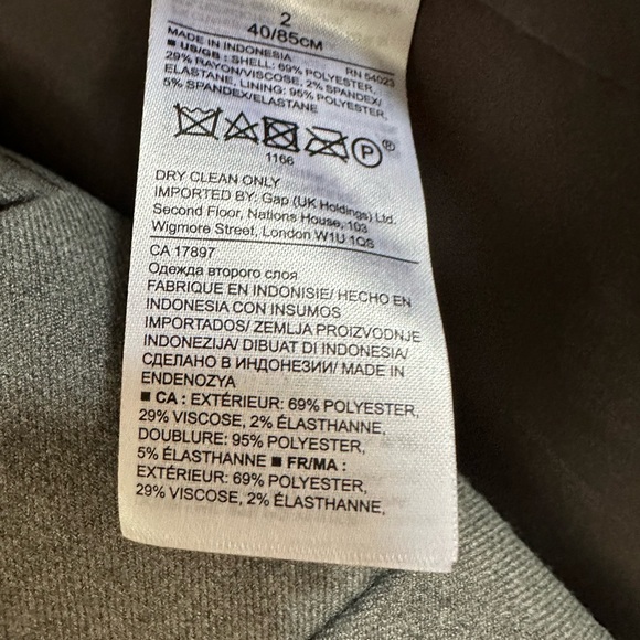 Like new Banana Republic suits. The blazer,size 2 , slacks size 4. - Picture 6 of 7